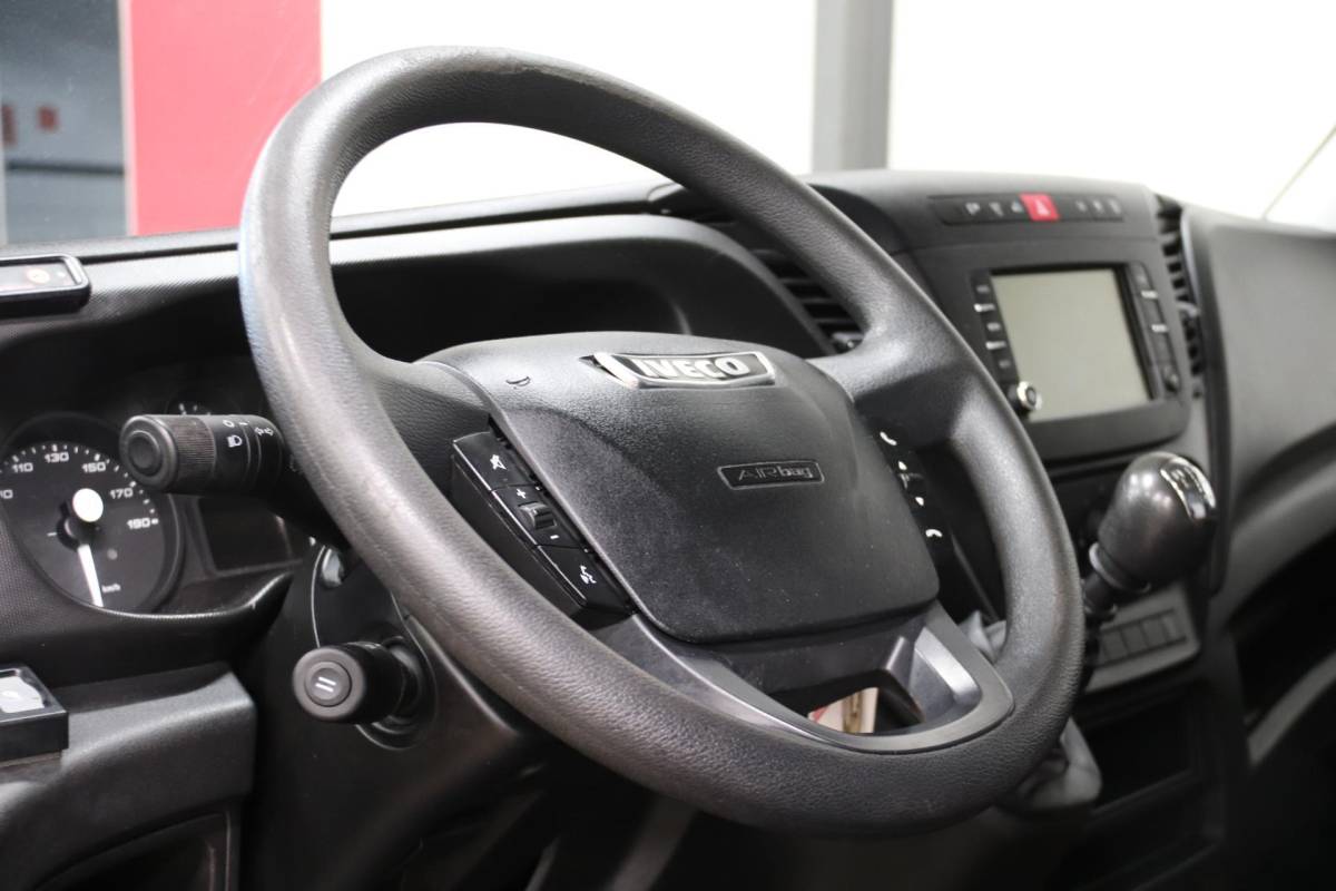 Iveco Daily Iveco Daily 35S16V 2.3 L2H2 160PK 3500 KG TREKVERMOGEN EURO 6 Iveco Daily 35S16V 2.3 L2H2 160 PK 3500 KG TREKVERMOGEN EURO 6