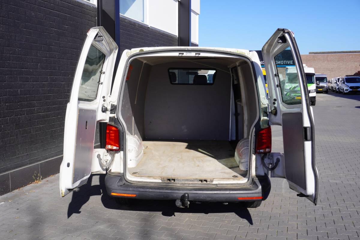 Volkswagen Transporter Volkswagen Transporter 2.0 TDI L2 EURO 6 – Airco – Cruise – Trekhaak – €15.900,- Excl.
