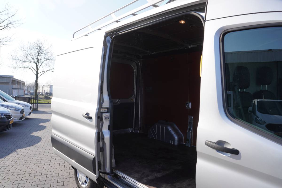 Ford Transit Ford Transit 2.0 TDCI 130PK Automaat L2H2 EURO 6 – Airco – Navi – Cruise – Camera – € 18.950,- Excl.