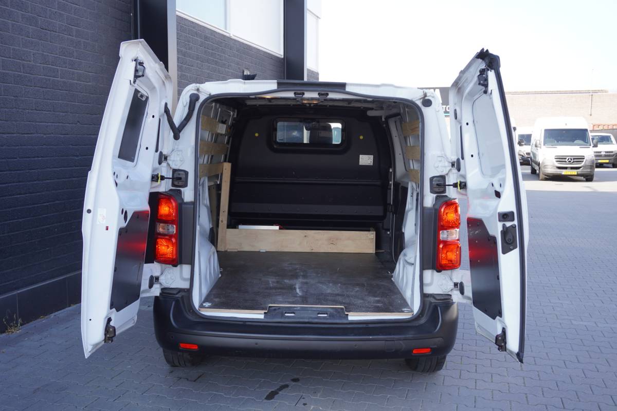 Opel Vivaro Opel Vivaro 2.0 BlueHDi 145PK Automaat – EURO 6 – Airco – Navi – Cruise – €17.950,- Excl.