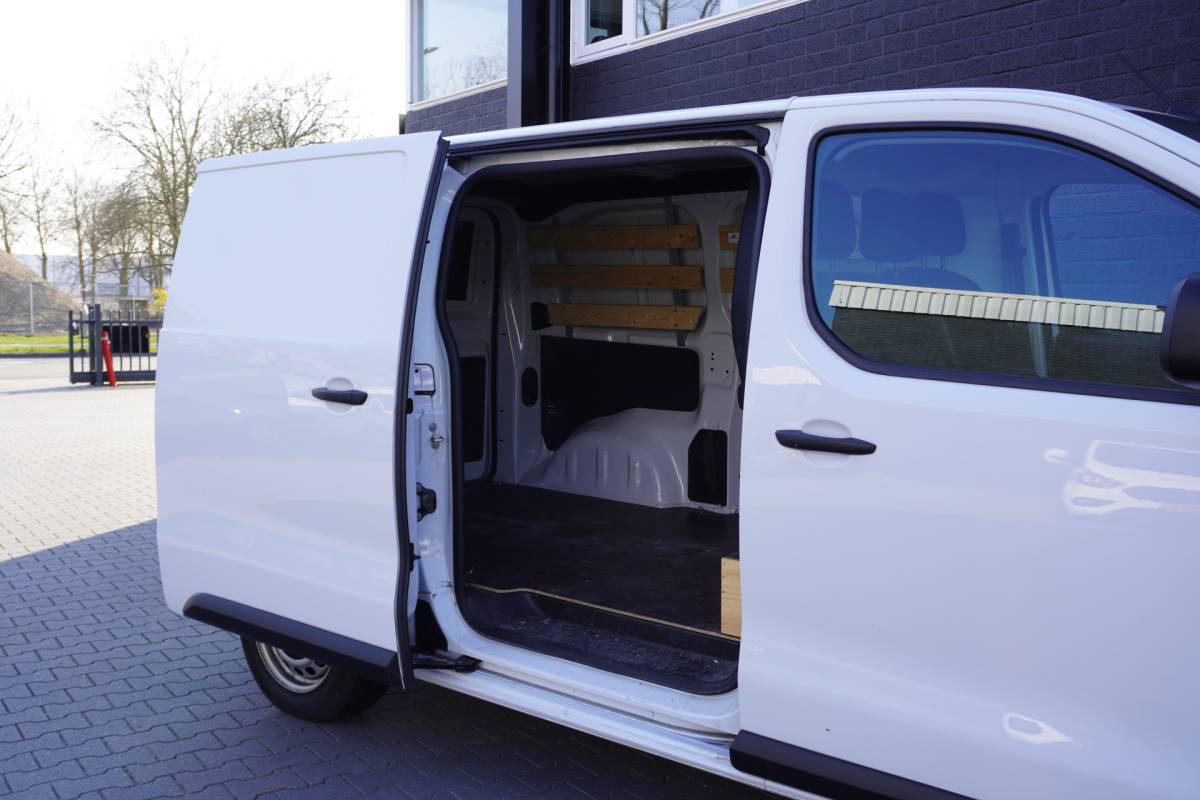 Opel Vivaro Opel Vivaro 2.0 BlueHDi 145PK Automaat – EURO 6 – Airco – Navi – Cruise – €17.950,- Excl.