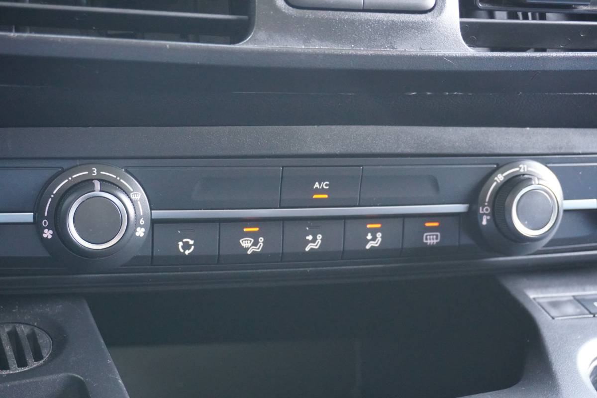 Peugeot Partner Peugeot Partner 1.5 BlueHDI 130 PK Automaat EURO 6 – Airco – Cruise – Trekhaak – € 11.950,- Excl.