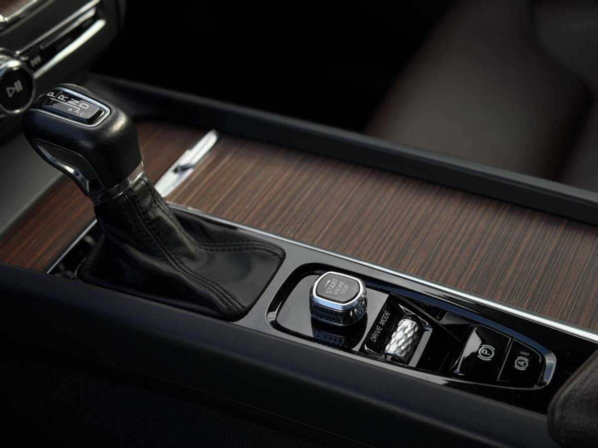 Volvo XC60 Volvo XC60 2.0 T5 AWD Inscription| 1e eigenaar| Vol opties|