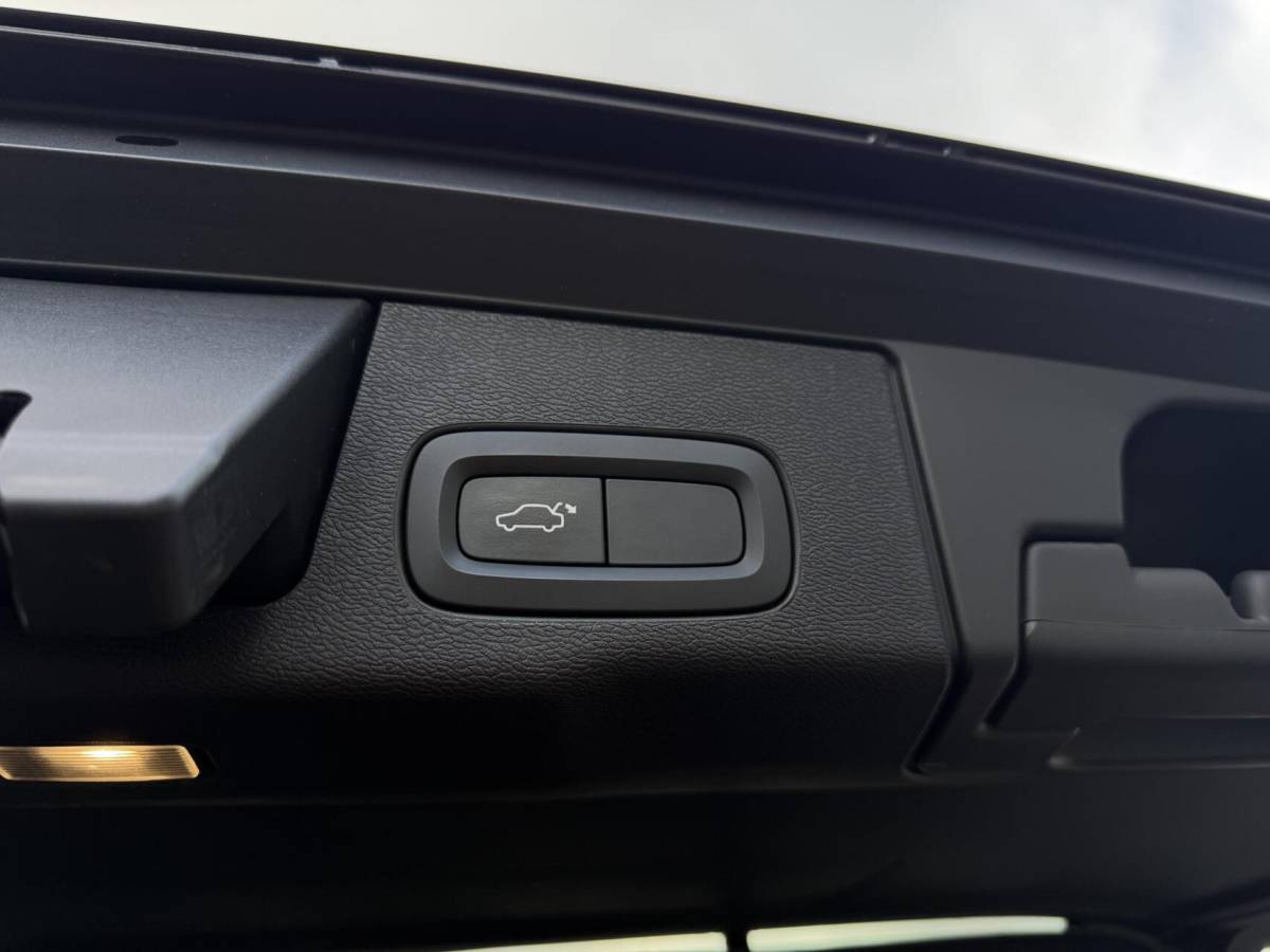 Volvo XC60 Volvo XC60 2.0 T5 AWD Inscription| 1e eigenaar| Vol opties|