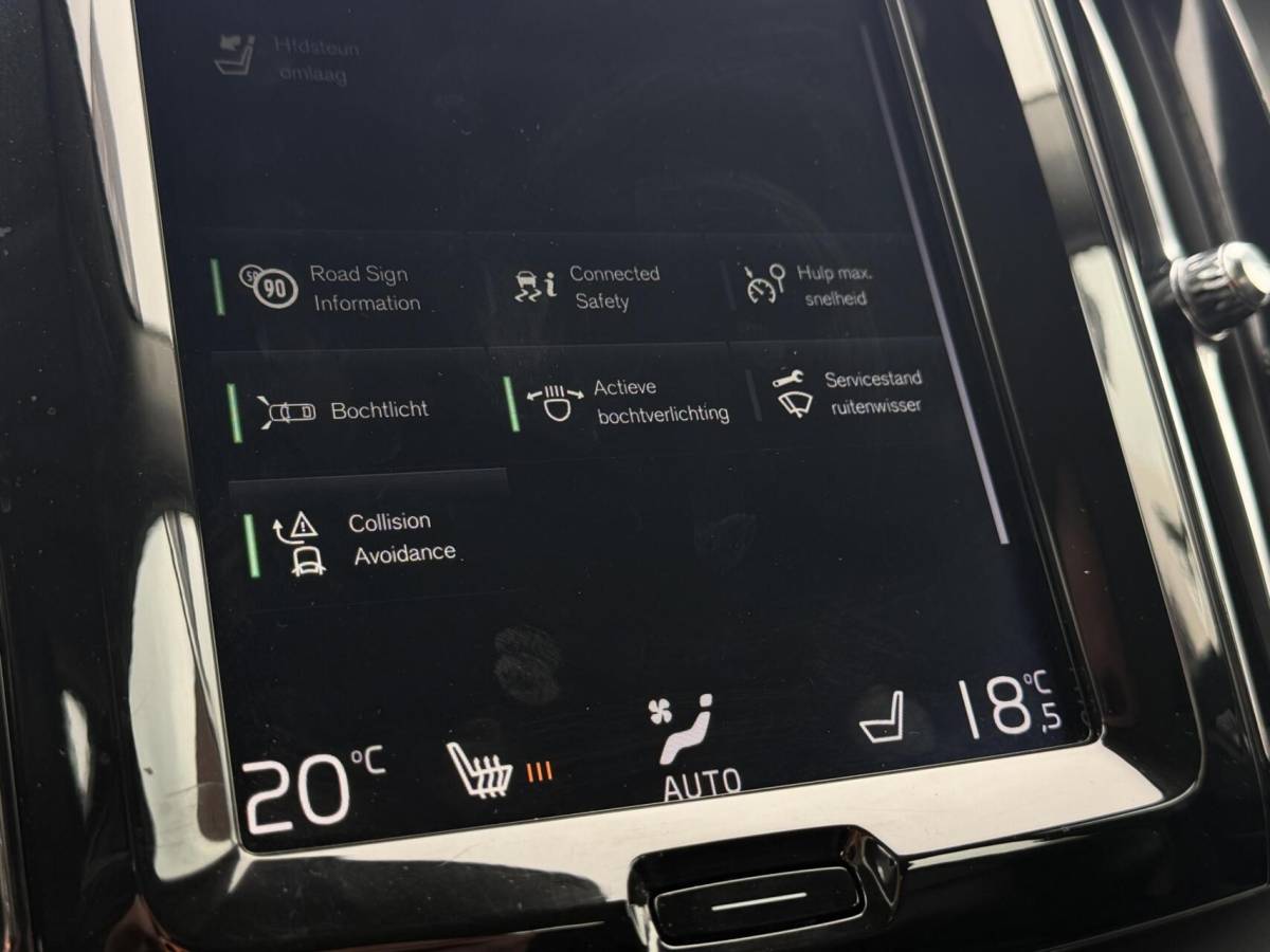 Volvo XC60 Volvo XC60 2.0 T5 Momentum| Keyless| Trekhaak| Leer| NL Auto