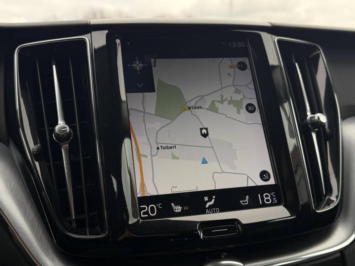 Volvo XC60 Volvo XC60 2.0 T5 Momentum| Keyless| Trekhaak| Leer| NL Auto