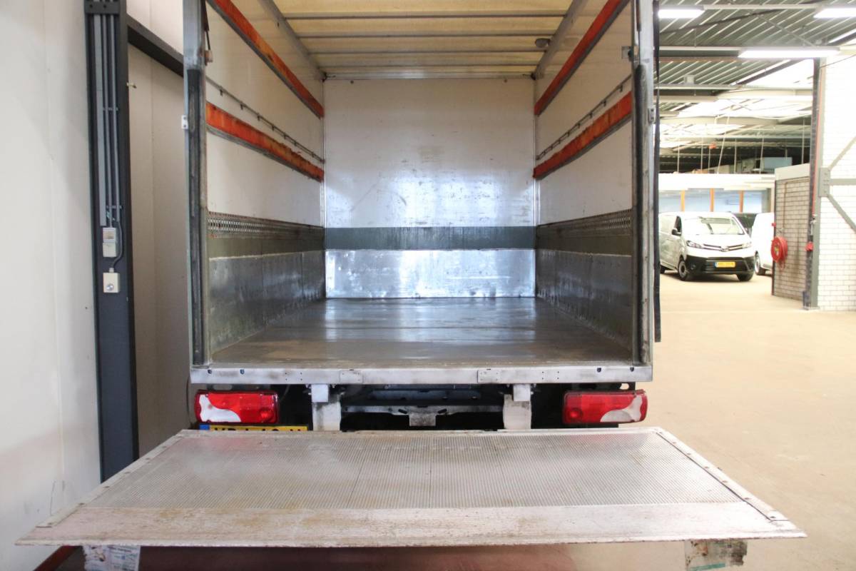 Mercedes-Benz Sprinter Mercedes-Benz Sprinter 513 2.2 CDI BAKWAGEN BOX MET LAADKLEP