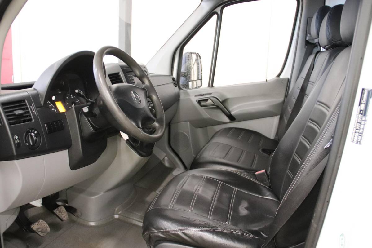 Mercedes-Benz Sprinter Mercedes-Benz Sprinter 513 2.2 CDI BAKWAGEN BOX MET LAADKLEP