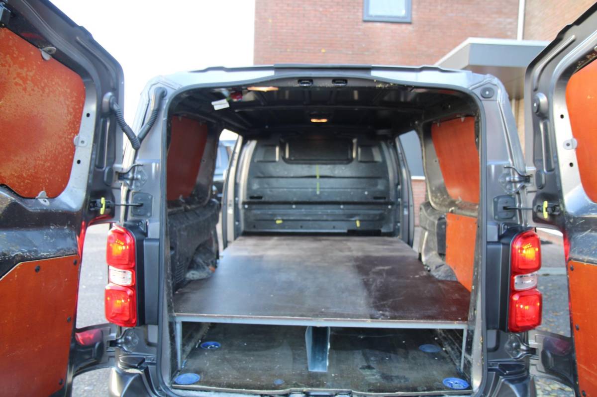 Peugeot Expert Peugeot Expert 2.0 BlueHDI 180PK Automaat Premium / Trekhaak / Alle opties!!