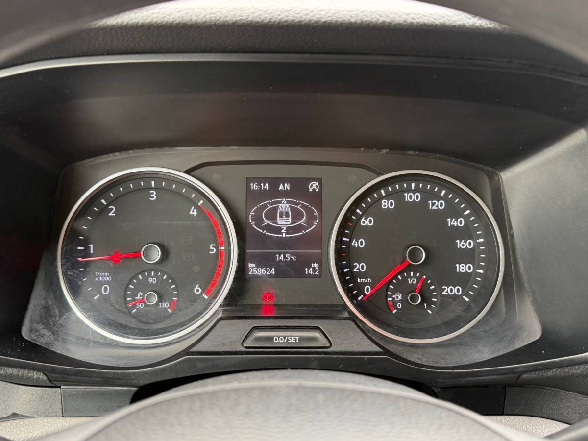 Volkswagen Crafter Volkswagen Crafter 35 2.0 TDI L3H3 / Trekhaak / Dealer onderhouden! / App connect