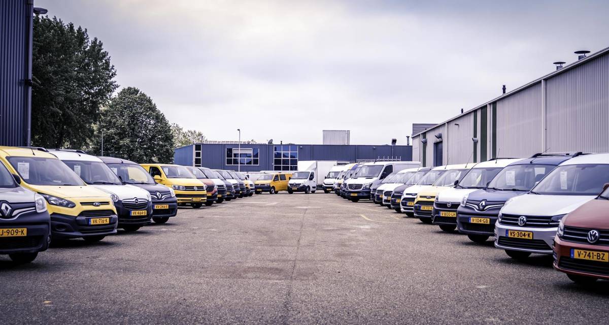 Volkswagen Crafter Volkswagen Crafter 35 2.0 TDI L3H3 / Trekhaak / Dealer onderhouden! / App connect