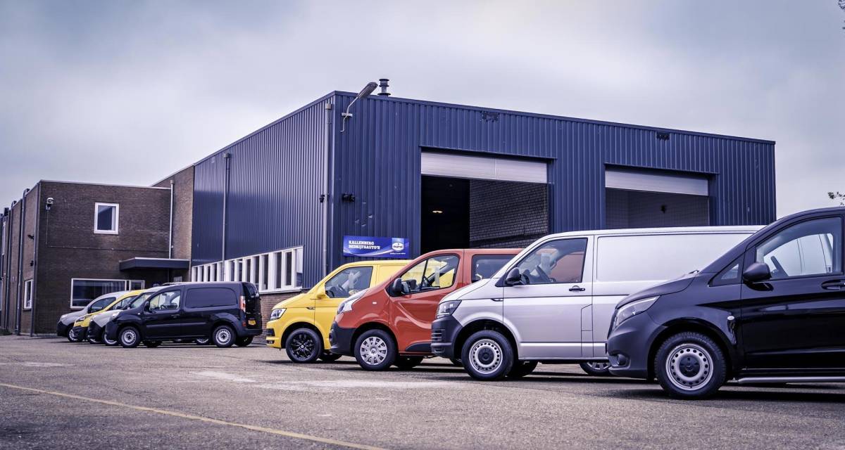 Volkswagen Crafter Volkswagen Crafter 35 2.0 TDI L3H3 / Trekhaak / Dealer onderhouden! / App connect