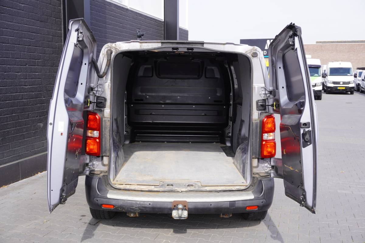 Peugeot Expert Peugeot Expert 1.5 BlueHDI L2 EURO 6 – Airco – Cruise – Trekhaak – € 11.900,- Excl.