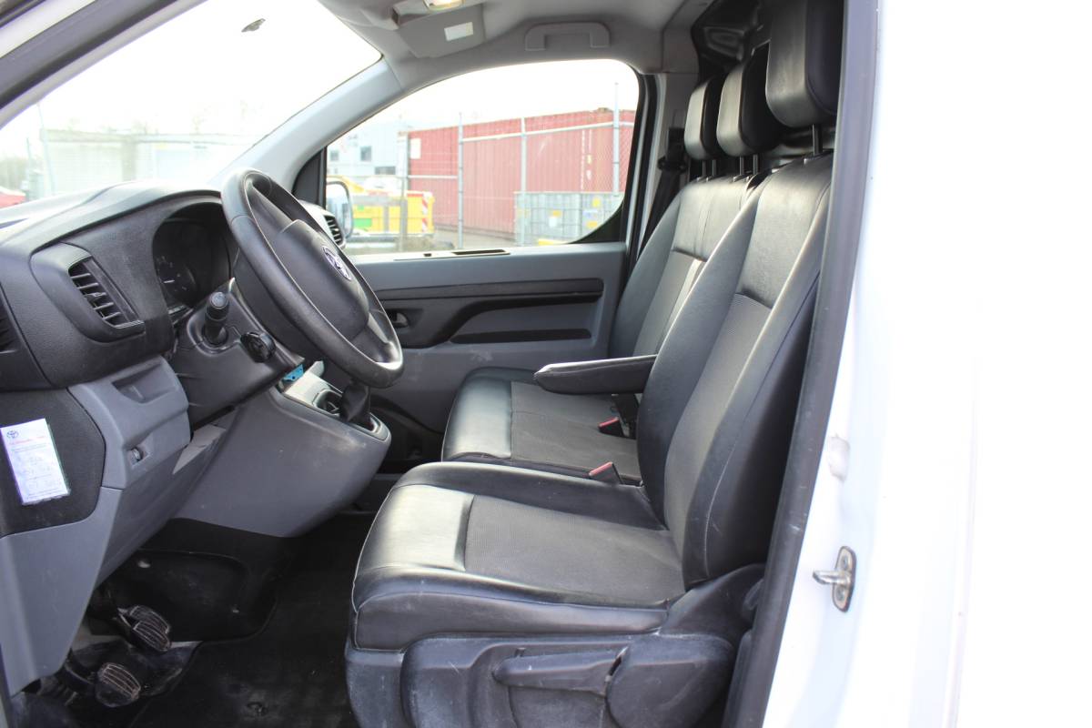 Toyota ProAce Toyota PROACE Compact 1.6 D-4D Cool Comfort dealer onderhouden trekhaak airco