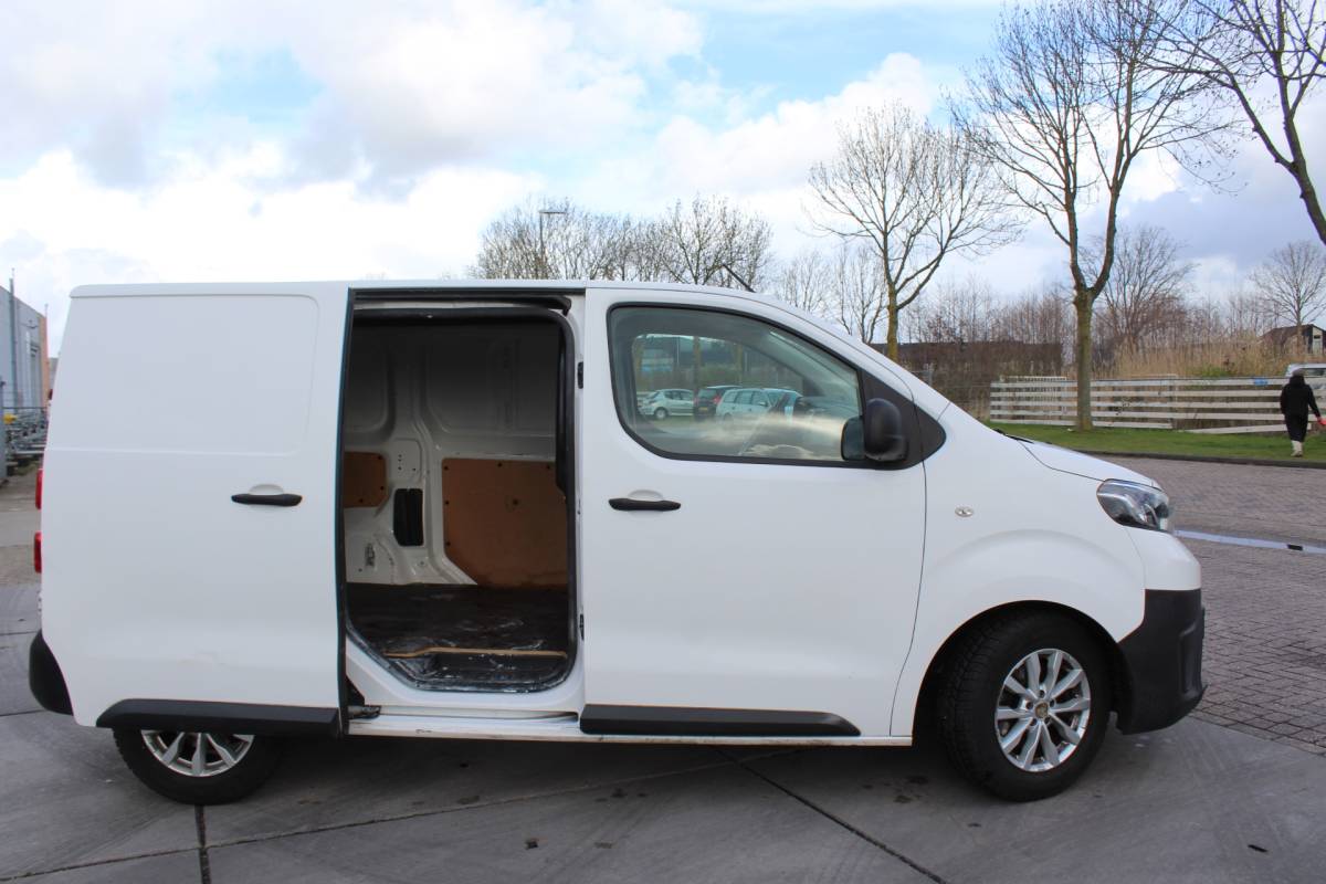 Toyota ProAce Toyota PROACE Compact 1.6 D-4D Cool Comfort dealer onderhouden trekhaak airco