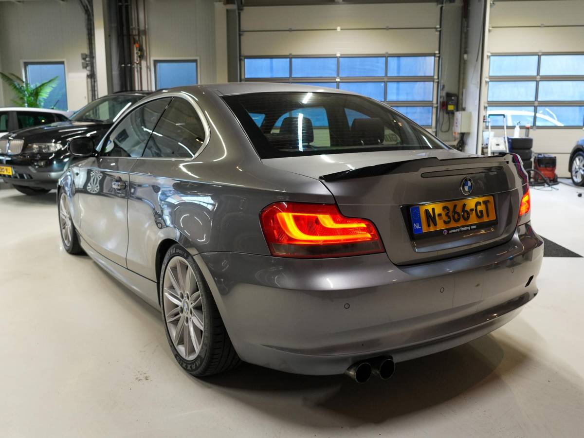 BMW 1 Serie BMW 1-serie Coupé 123d High Executive