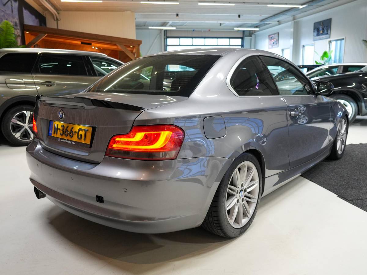 BMW 1 Serie BMW 1-serie Coupé 123d High Executive