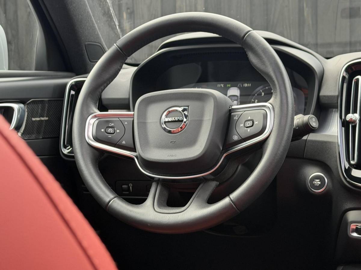 Volvo XC40 Volvo XC40 2.0 T4 190PK| Panodak| Leer| Keyless| Pilot| H&K