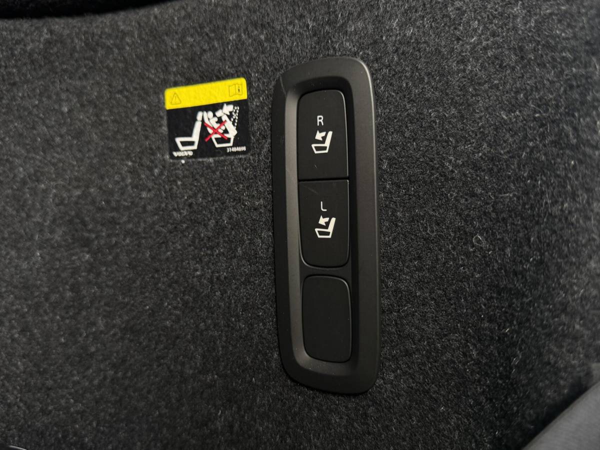 Volvo XC40 Volvo XC40 2.0 T4 190PK| Panodak| Leer| Keyless| Pilot| H&K