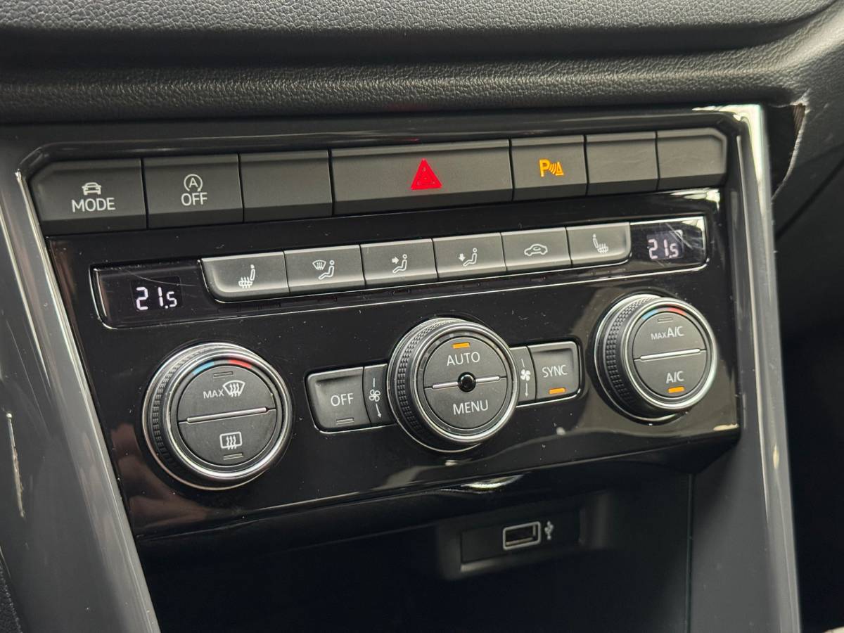 Volkswagen T-Roc Volkswagen T-ROC 1.5 TSI Sport |Clima|Stoelverwarming|Navigatie|ACC|