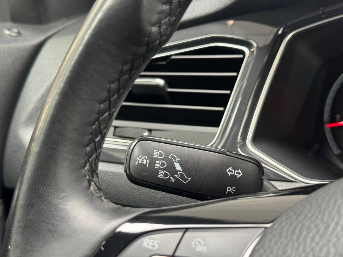 Volkswagen T-Roc Volkswagen T-ROC 1.5 TSI Sport |Clima|Stoelverwarming|Navigatie|ACC|
