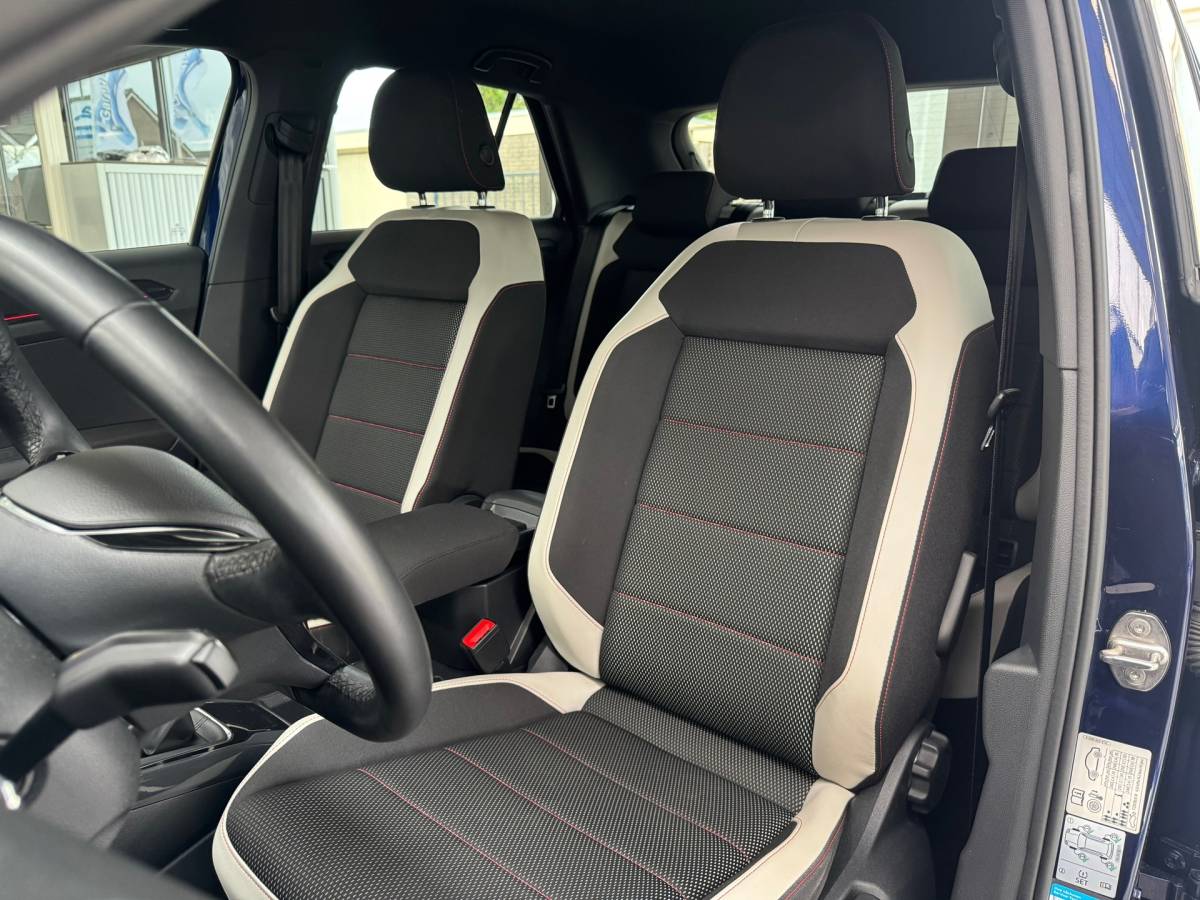 Volkswagen T-Roc Volkswagen T-ROC 1.5 TSI Sport |Clima|Stoelverwarming|Navigatie|ACC|