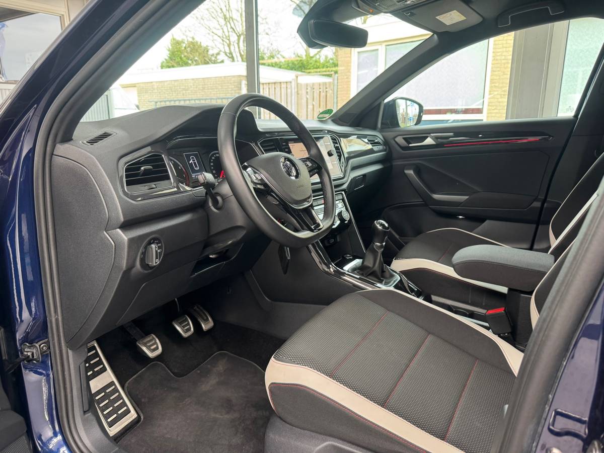 Volkswagen T-Roc Volkswagen T-ROC 1.5 TSI Sport |Clima|Stoelverwarming|Navigatie|ACC|