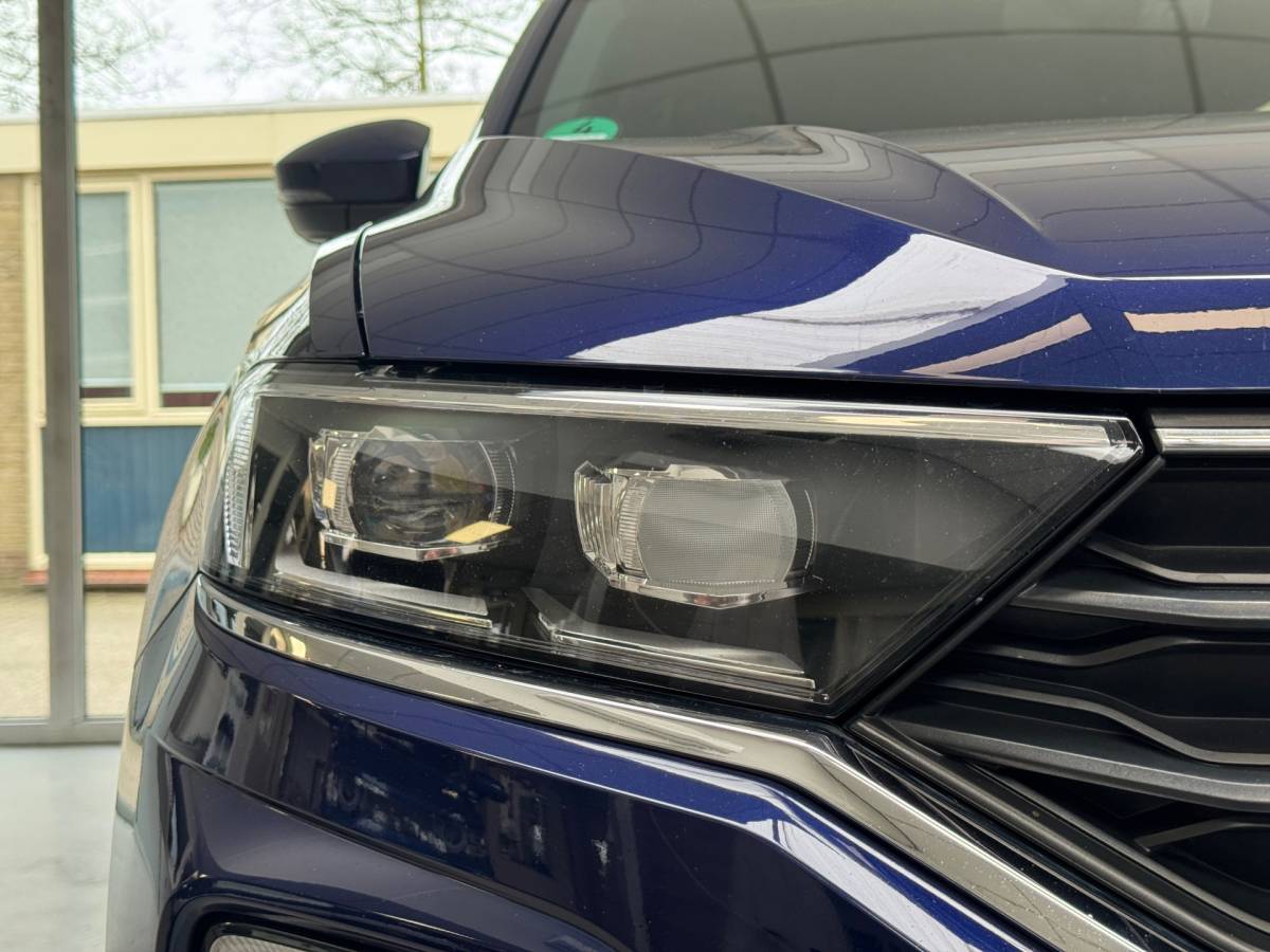 Volkswagen T-Roc Volkswagen T-ROC 1.5 TSI Sport |Clima|Stoelverwarming|Navigatie|ACC|