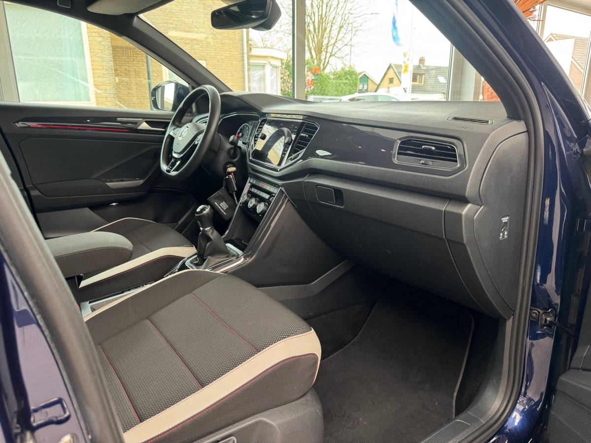Volkswagen T-Roc Volkswagen T-ROC 1.5 TSI Sport |Clima|Stoelverwarming|Navigatie|ACC|