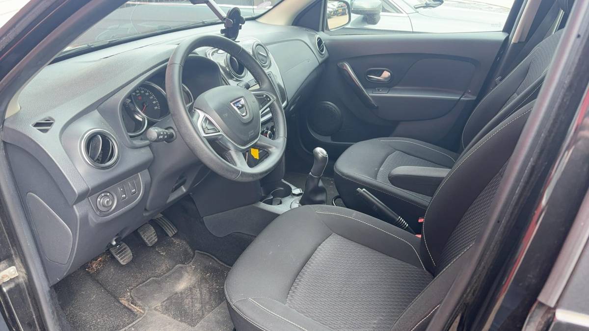 Dacia Logan Dacia Logan MCV 0.9 TCe Laureate 1STE EIG / NAVI / AIRCO / PDC / BLUETOOTH / CRUISE / NL-AUTO