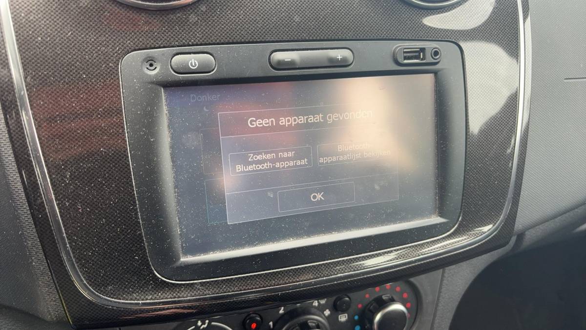 Dacia Logan Dacia Logan MCV 0.9 TCe Laureate 1STE EIG / NAVI / AIRCO / PDC / BLUETOOTH / CRUISE / NL-AUTO