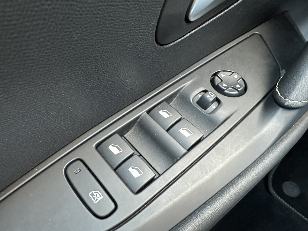 Peugeot e-208 Peugeot 208 EV GT Pack | Rijklaarprijs | Adaptieve Cruise control |