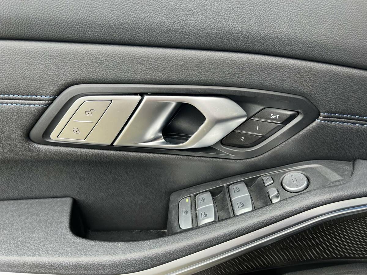 BMW 3 Serie BMW 3-serie 320e Business Edition Plus panodak