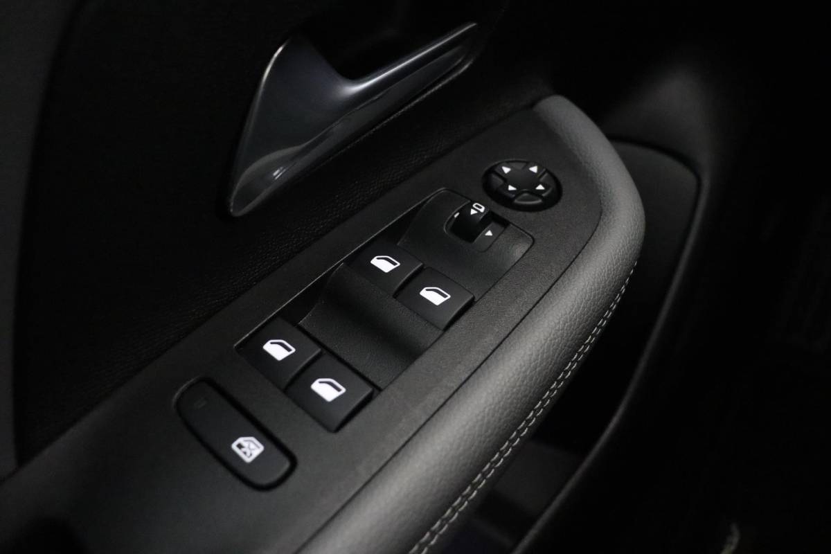 Opel Mokka Opel Mokka 1.2 Turbo Elegance 130 PK | Navigatie | Climate control | Lichtmetalen velgen | Camera | Zwart dak | Cruise control
