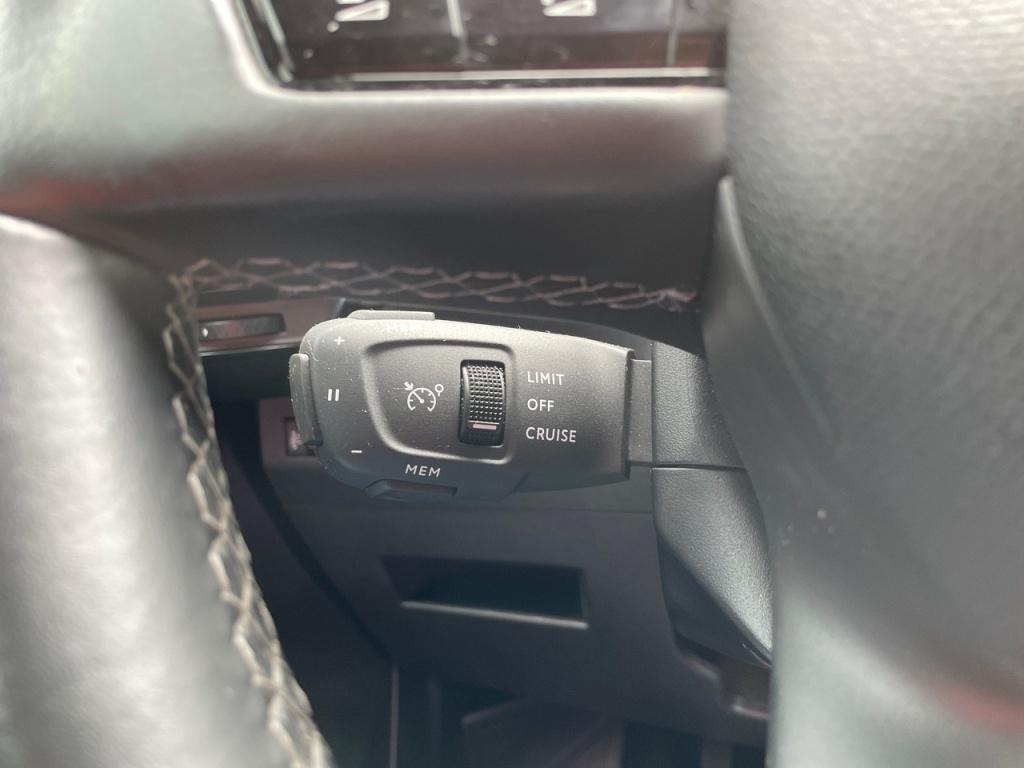 DS DS 7 DS DS7 Crossback DS7 1.2 130PK ECC LMV LED NAVIGATIE CAMERA DS 7 Crossback 1.2 PT ECC LMV SPORTSTOELEN LED NAVIGATIE CAMERA