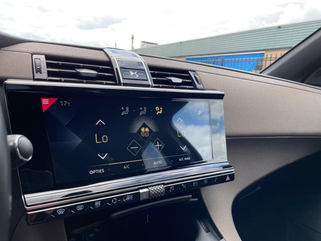 DS DS 7 DS DS7 Crossback DS7 1.2 130PK ECC LMV LED NAVIGATIE CAMERA DS 7 Crossback 1.2 PT ECC LMV SPORTSTOELEN LED NAVIGATIE CAMERA