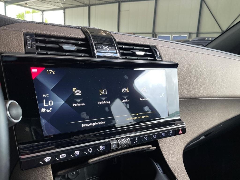 DS DS 7 DS DS7 Crossback DS7 1.2 130PK ECC LMV LED NAVIGATIE CAMERA DS 7 Crossback 1.2 PT ECC LMV SPORTSTOELEN LED NAVIGATIE CAMERA