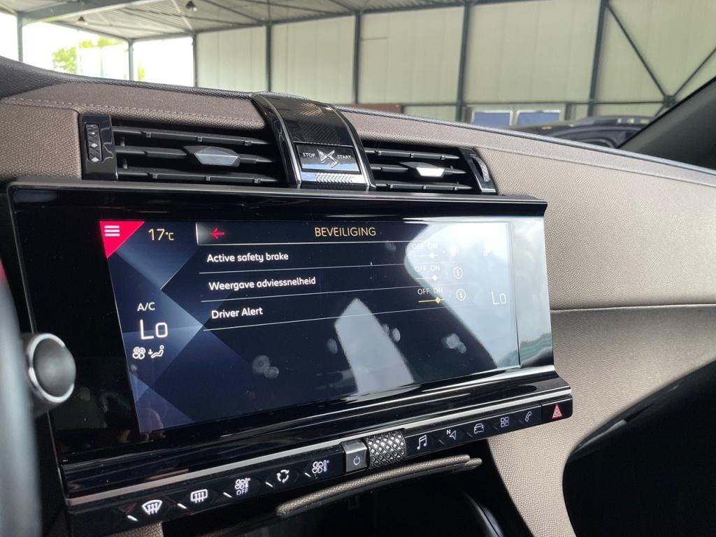 DS DS 7 DS DS7 Crossback DS7 1.2 130PK ECC LMV LED NAVIGATIE CAMERA DS 7 Crossback 1.2 PT ECC LMV SPORTSTOELEN LED NAVIGATIE CAMERA