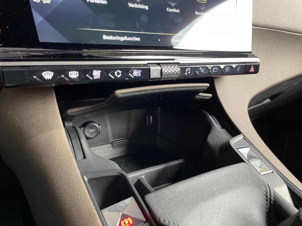 DS DS 7 DS DS7 Crossback DS7 1.2 130PK ECC LMV LED NAVIGATIE CAMERA DS 7 Crossback 1.2 PT ECC LMV SPORTSTOELEN LED NAVIGATIE CAMERA