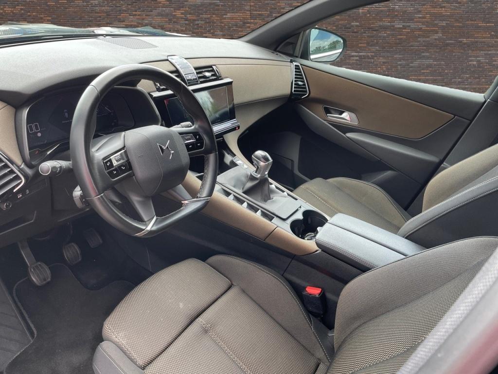 DS DS 7 DS DS7 Crossback DS7 1.2 130PK ECC LMV LED NAVIGATIE CAMERA DS 7 Crossback 1.2 PT ECC LMV SPORTSTOELEN LED NAVIGATIE CAMERA