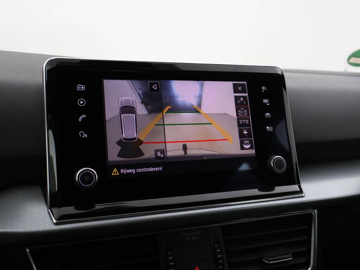 SEAT Tarraco SEAT Tarraco 1.5 TSI 150 PK STYLE LIMITED + TREKHAAK | ALL SEASON BANDEN | LED | CAMERA