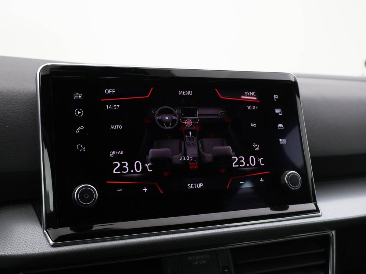 SEAT Tarraco SEAT Tarraco 1.5 TSI 150 PK STYLE LIMITED + TREKHAAK | ALL SEASON BANDEN | LED | CAMERA