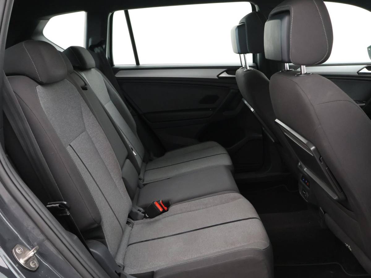 SEAT Tarraco SEAT Tarraco 1.5 TSI 150 PK STYLE LIMITED + TREKHAAK | ALL SEASON BANDEN | LED | CAMERA