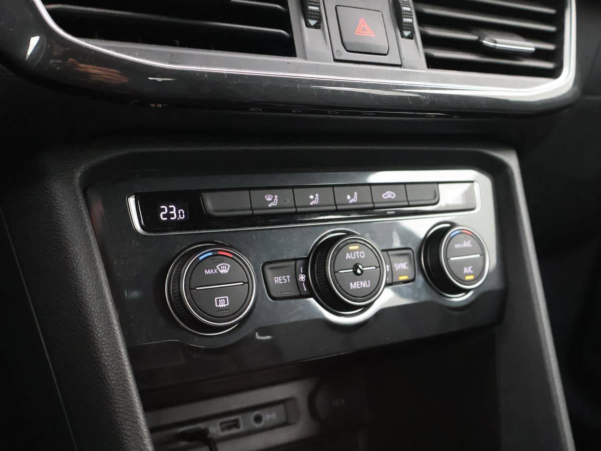 SEAT Tarraco SEAT Tarraco 1.5 TSI 150 PK STYLE LIMITED + TREKHAAK | ALL SEASON BANDEN | LED | CAMERA