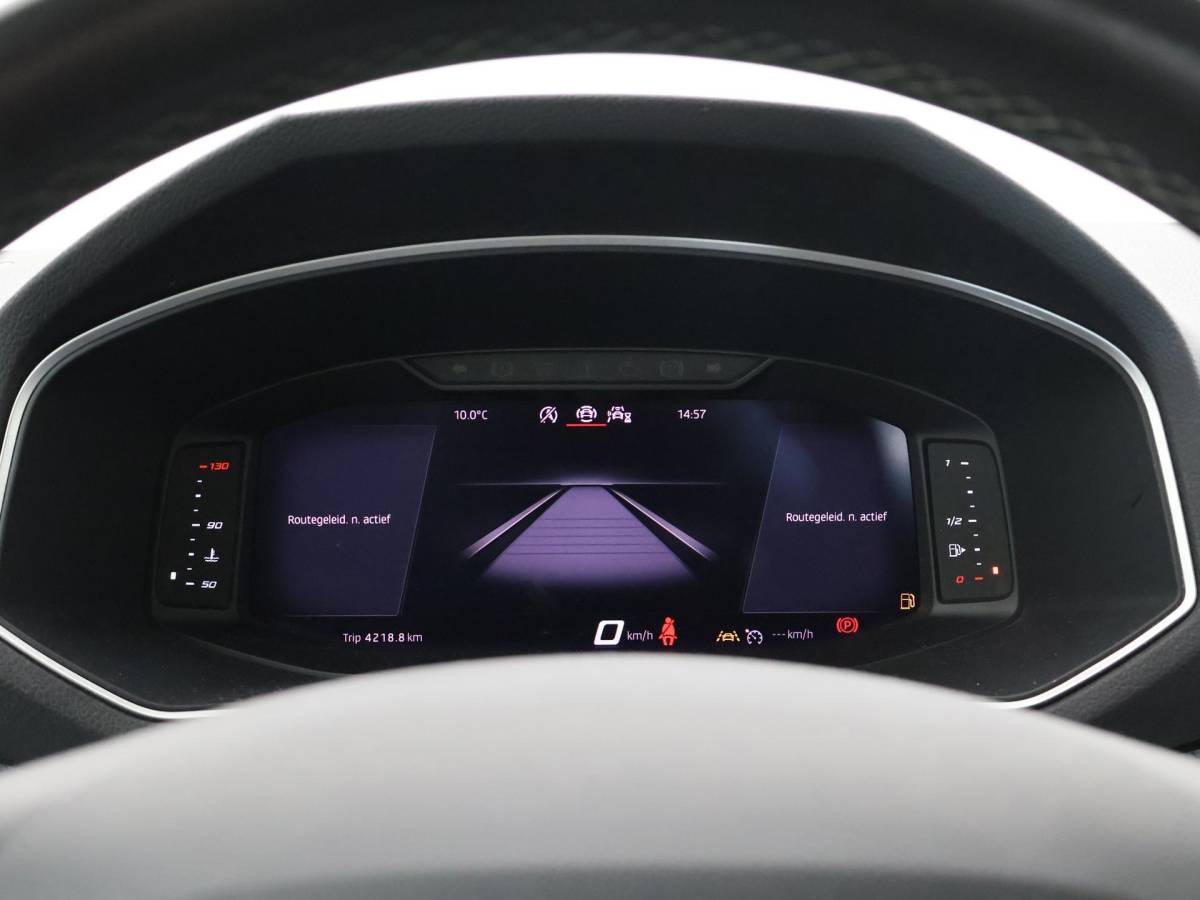 SEAT Tarraco SEAT Tarraco 1.5 TSI 150 PK STYLE LIMITED + TREKHAAK | ALL SEASON BANDEN | LED | CAMERA