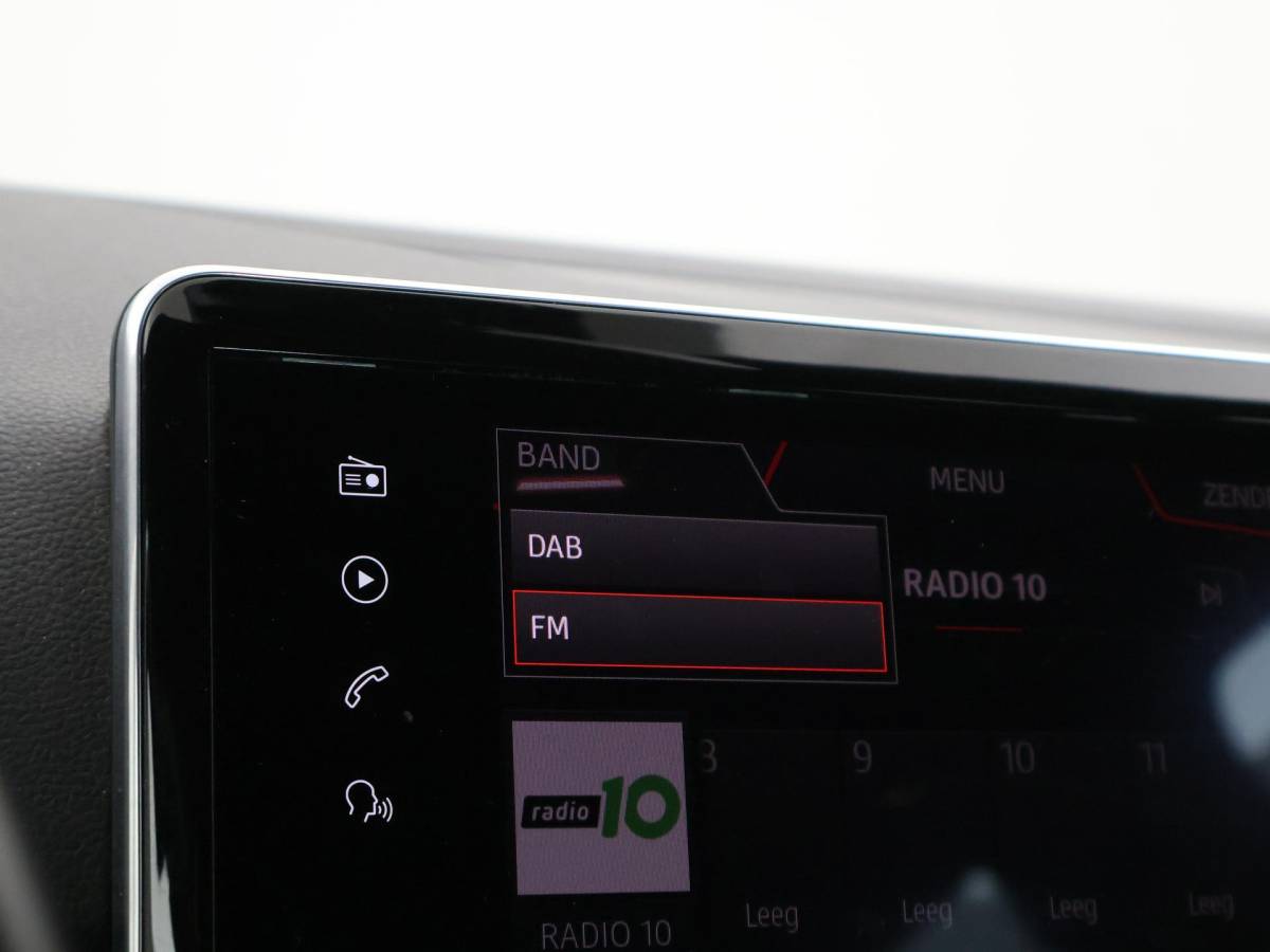 SEAT Tarraco SEAT Tarraco 1.5 TSI 150 PK STYLE LIMITED + TREKHAAK | ALL SEASON BANDEN | LED | CAMERA