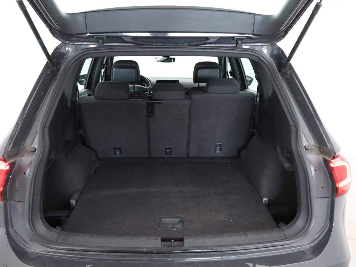 SEAT Tarraco SEAT Tarraco 1.5 TSI 150 PK STYLE LIMITED + TREKHAAK | ALL SEASON BANDEN | LED | CAMERA