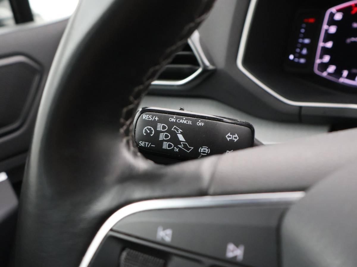 SEAT Tarraco SEAT Tarraco 1.5 TSI 150 PK STYLE LIMITED + TREKHAAK | ALL SEASON BANDEN | LED | CAMERA