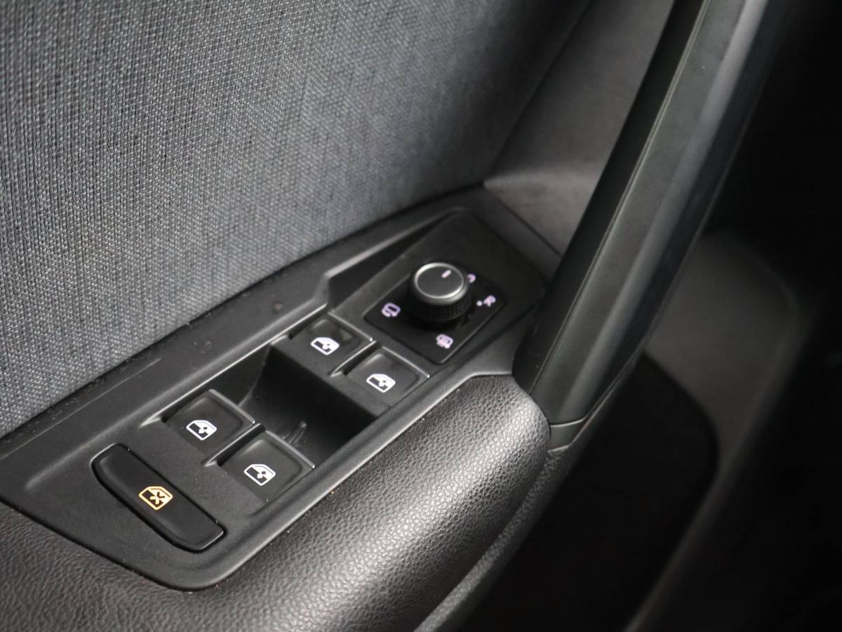SEAT Tarraco SEAT Tarraco 1.5 TSI 150 PK STYLE LIMITED + TREKHAAK | ALL SEASON BANDEN | LED | CAMERA