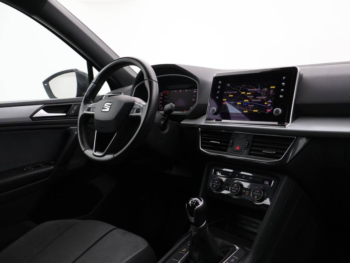 SEAT Tarraco SEAT Tarraco 1.5 TSI 150 PK STYLE LIMITED + TREKHAAK | ALL SEASON BANDEN | LED | CAMERA